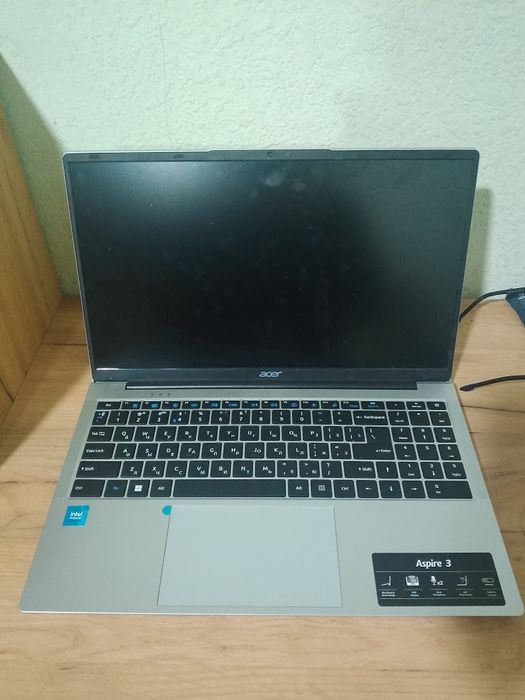 Acer brendidan notbuk Hali yangi ideal turubdi