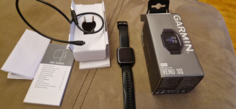 Garmin venu SQ смарт часовник