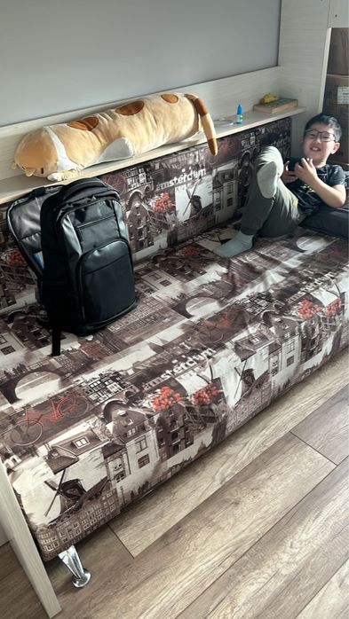 Продаю двуярусную кровать