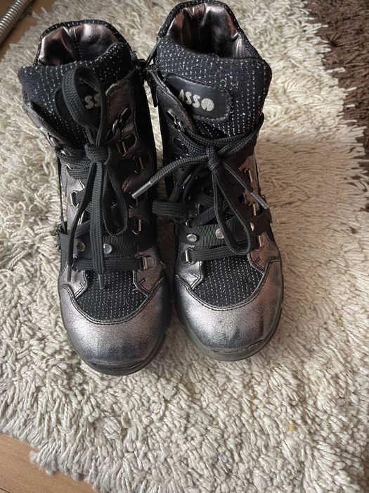 Продаются детские ботинки на девочку