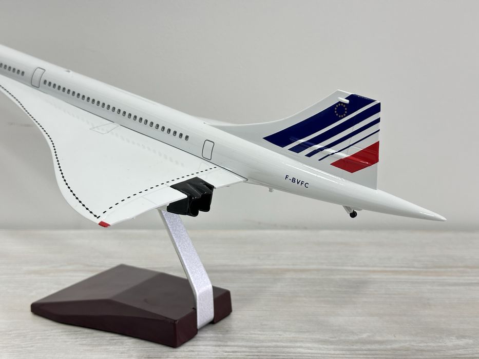 Самолет модель CONCORDE с подсветкой (отличный подарок)