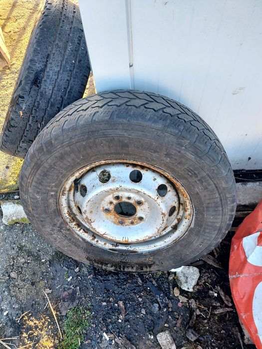 Гуми с джанти. 225/70R15C