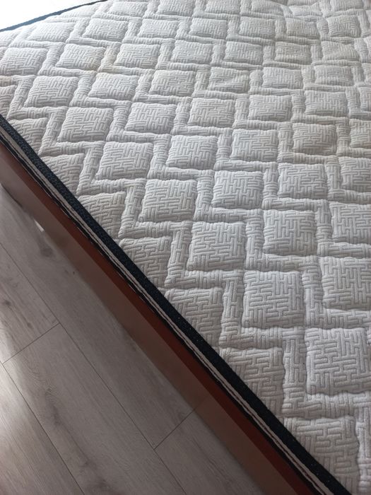 Матрас в отличном состоянии даром