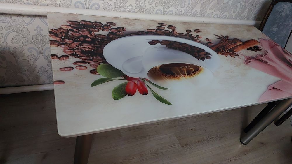 кухонный стол с 6-ю стульями