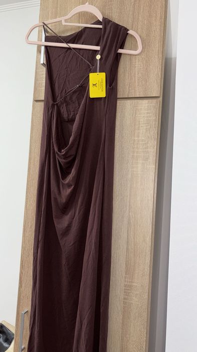 Rochie Louis Vuitton maro jerseu slinky elastic,cu spatele gol