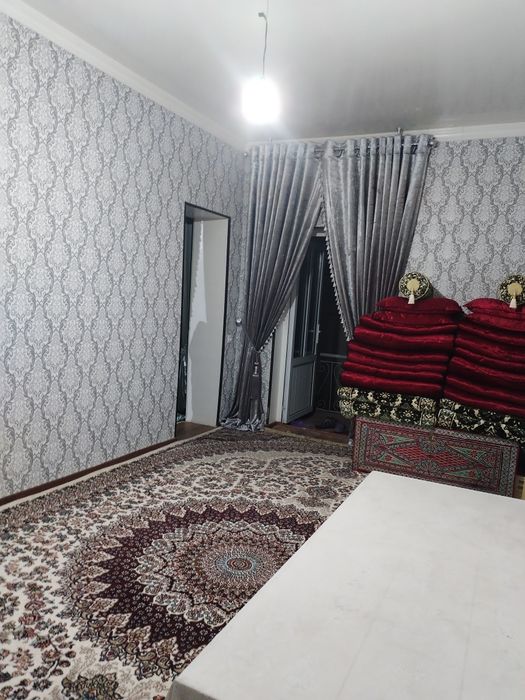 Продаётся учясток янгиюль хороший тип строение 5 комнат