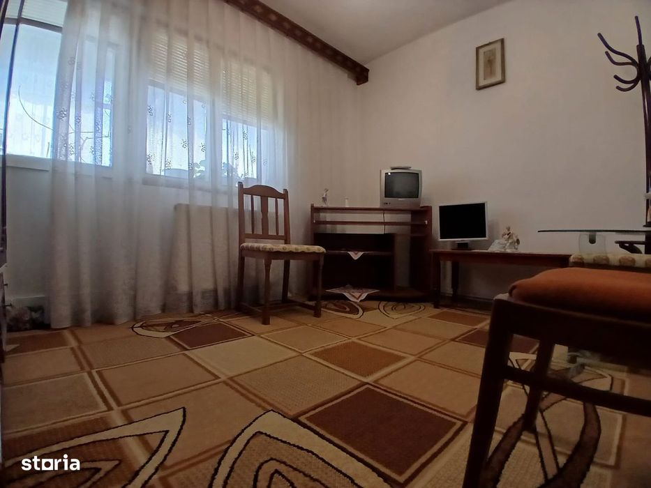 Decomandat! Vânzare apartament cu 3 in Targoviste- m11!