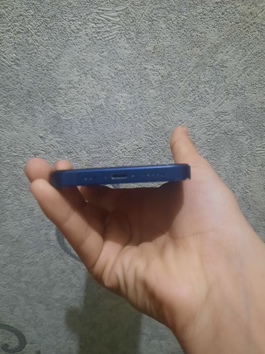 Айфон 12 блокта.