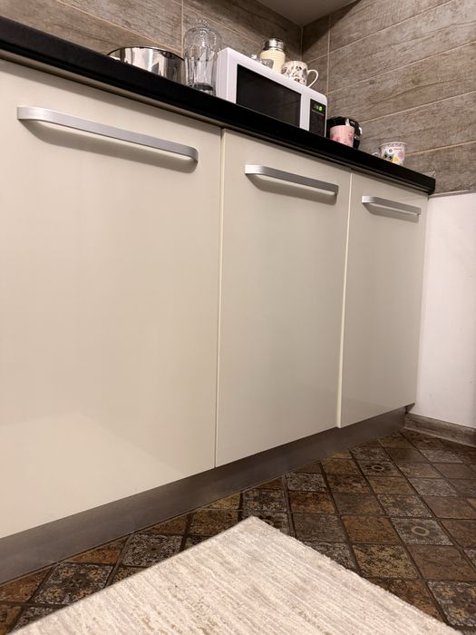 Vand mobila moderna din MDF pentru bucatarie