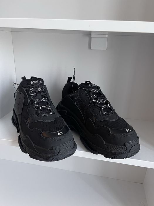 Balenciaga Triple S masura 41 pe stock