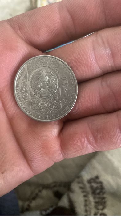 Продаю все много монет и значков старых