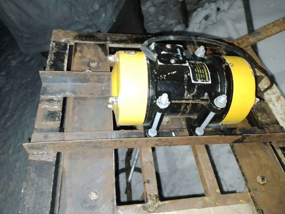 Вибратор площадочный Текса 1500вт