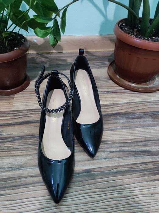 Туфли Продаеться