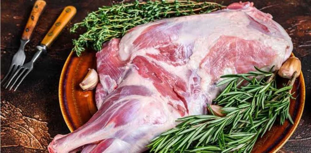 Carne ied carcasa sau viu