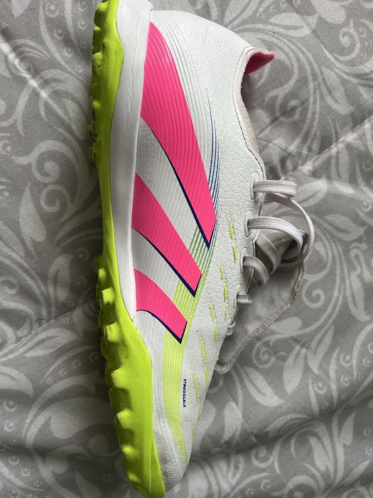 Ghete de fotbal /sintetic Adidas Predator