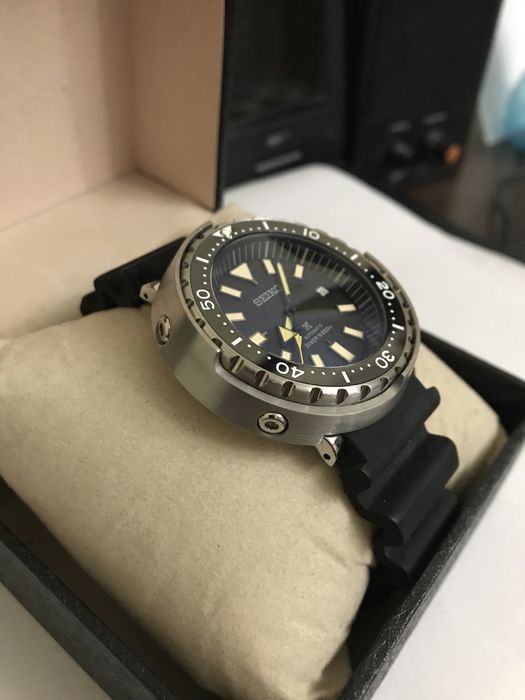 Водолазен часовник дайвър.