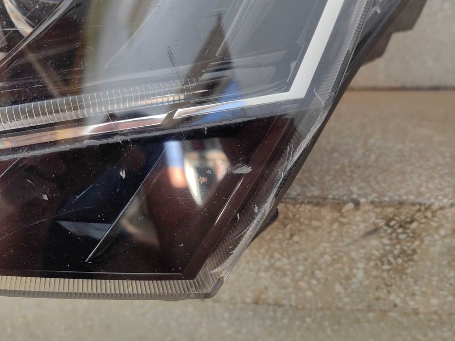 Фар Skoda Superb Bi-Xenon LED ляв / Фар Шкода Суперб Оригинален