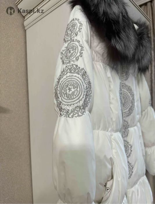 Пуховик с чернобуркой