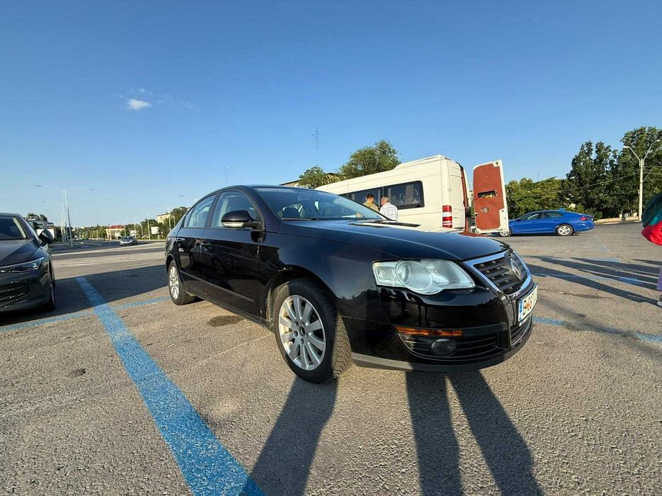 **Volkswagen Passat B6 Comfortline Putere: 110 CP• 2.0 TDI Common Rail • Euro 5 • (prima înmatriculare 2011) • 221.000 km**| Gata pentru drumuri lungi