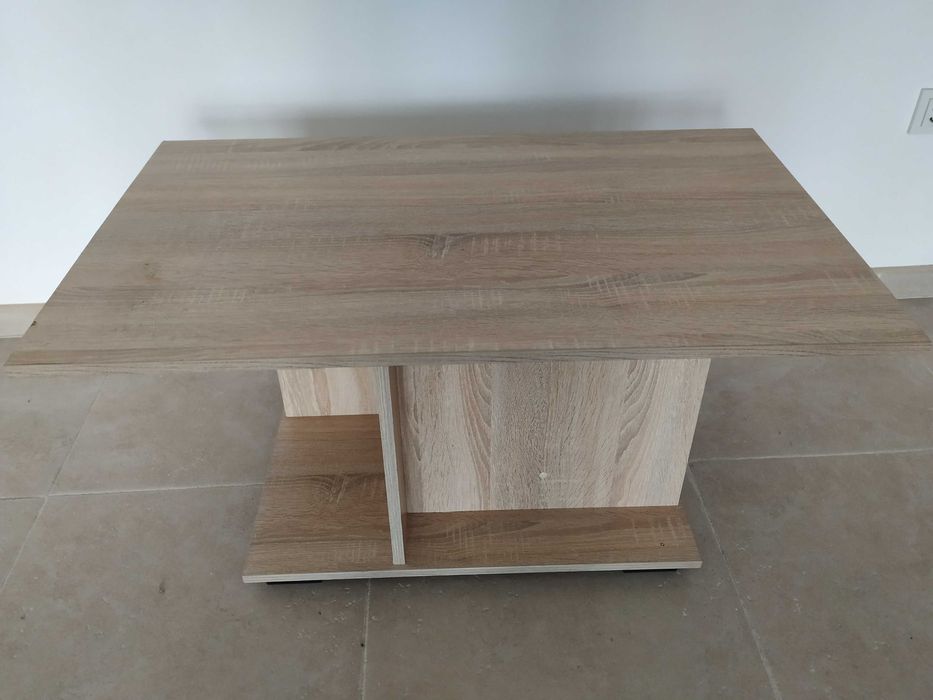 Дървени стилни масички идеални както за домашно ползване така и за бар