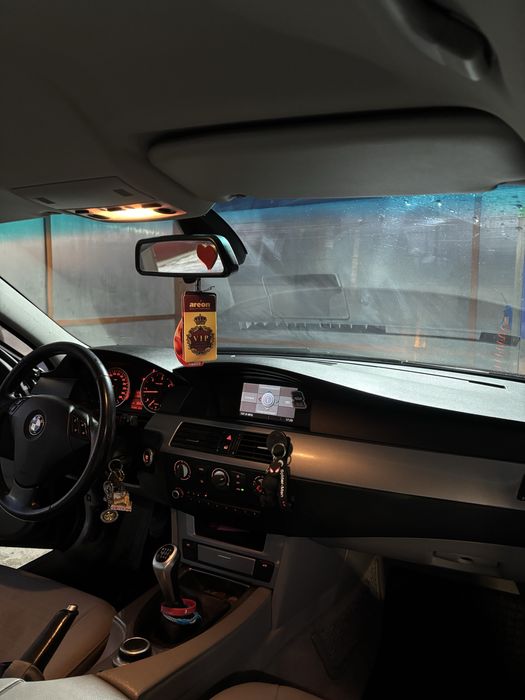 Vând BMW e60 520d