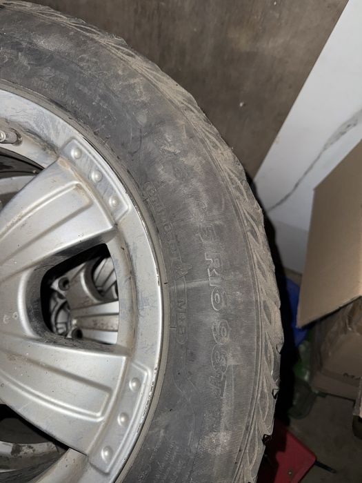 Продам диски от нивы и шины