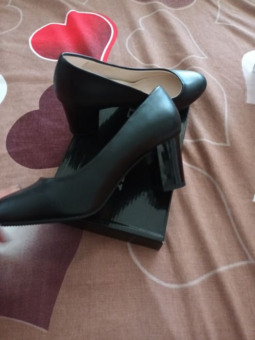 Pantofi cu toc dama