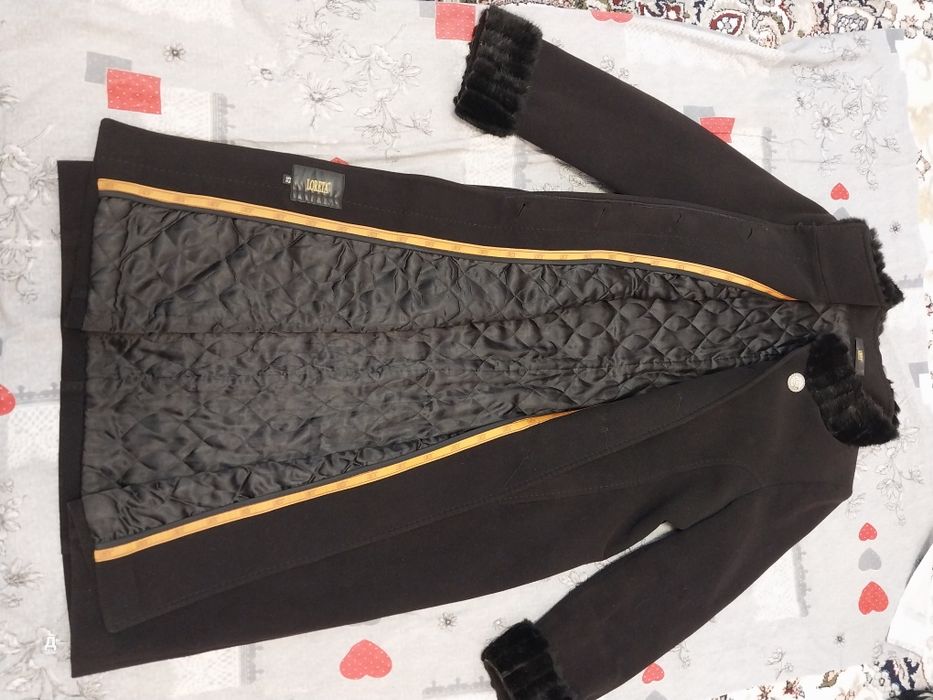 Turetskiy  sherst  kashemir LORETA  palto sotiladi