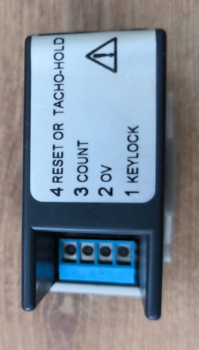 Продавам компактен брояч.   HENGSTLER 0.731.101