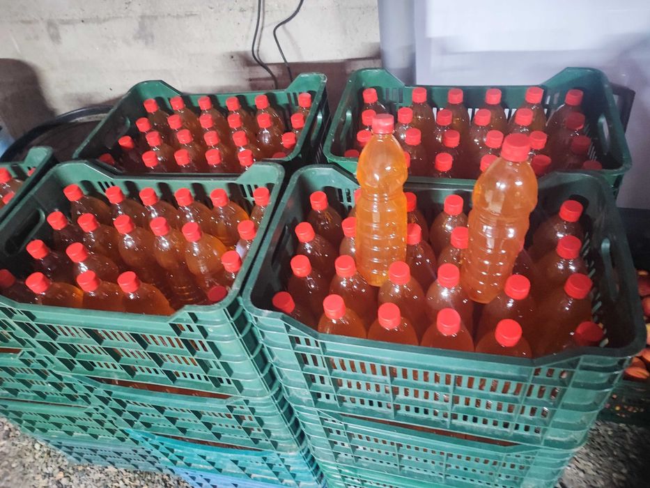 Vând suc de mere+pere natural