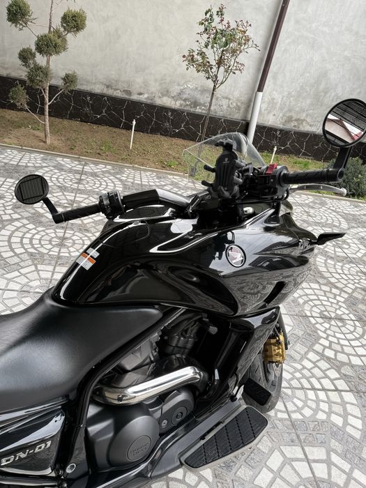 Мотоцикл Honada DN-1 единственный в Узбекистане