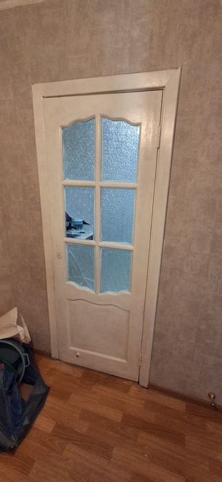 Продам межкомнатные двери б/у