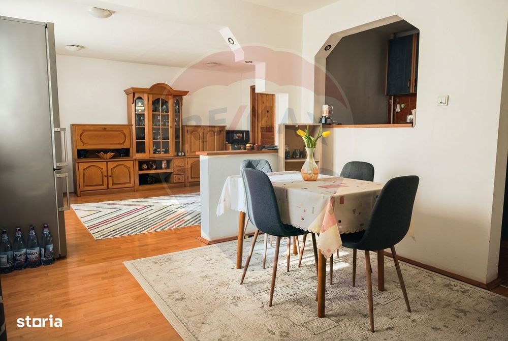 Proprietate rară – 1000 mp teren + 2 cladiri versatile