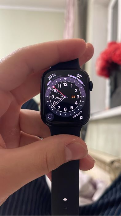 Apple Watch Series 8 (GPS + Cellular)