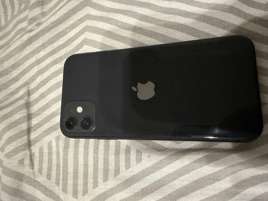 Продам iPhone 11