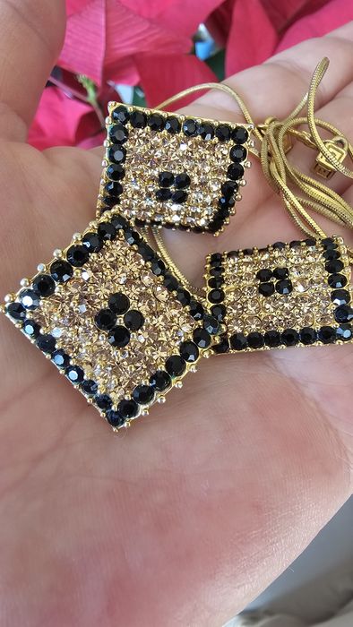 Френски шик: Ювелирен комплект с кристали Swarovski и позлата
