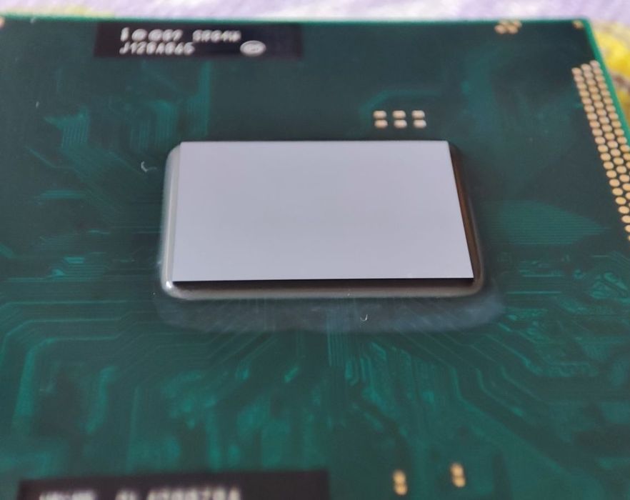 Процесор Intel i5 2430M