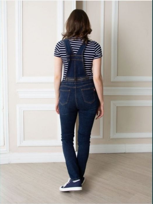 Продам джинсовый комбинезон для беременных