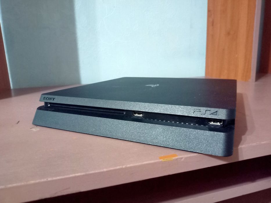 Продам прошитый Playstation 4 slim 1 Тб