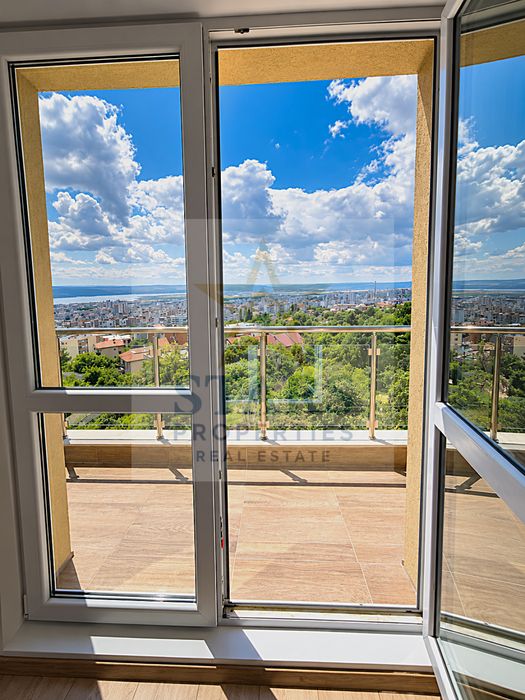 Продава се Двустаен апартамент в Варна, м-т Пчелина - 58 кв.м за 2156 €/кв.м - Снимка #1