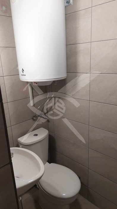 Дава се под наем Едностаен апартамент в Варна, Колхозен пазар - 23 кв.м за 250 € - Снимка #3