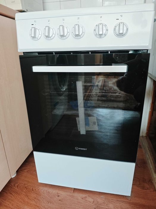 Дава се под наем Четиристаен апартамент в Варна, Лятно кино Тракия - 110 кв.м за 459 € - Снимка #4