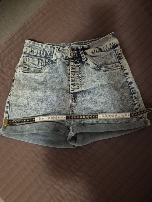 Blugi scurti high waist