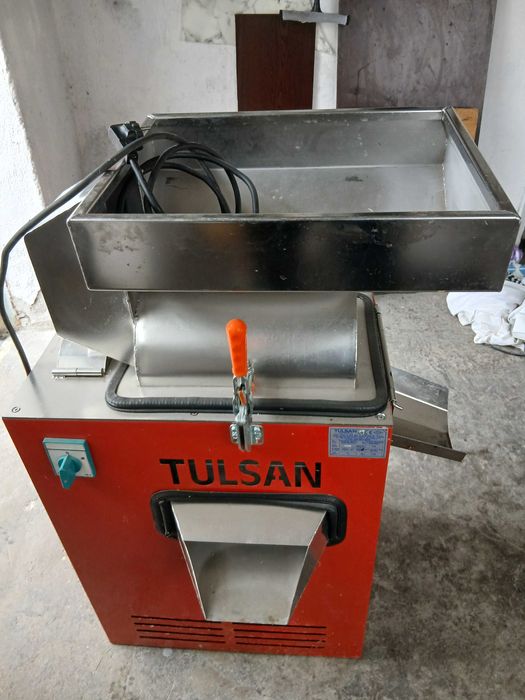 Професионална машина за мелене на домати, грозде и сливи