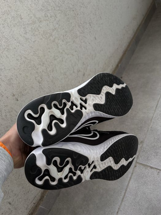 Nike running renew