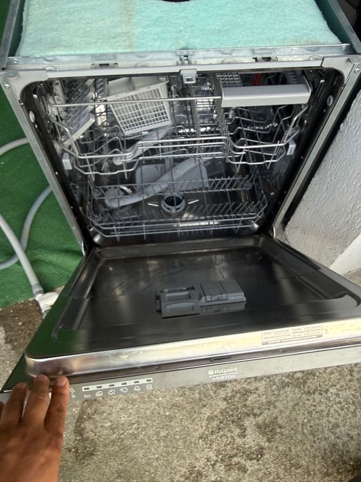Mașina spălat vase Ariston hotpoint