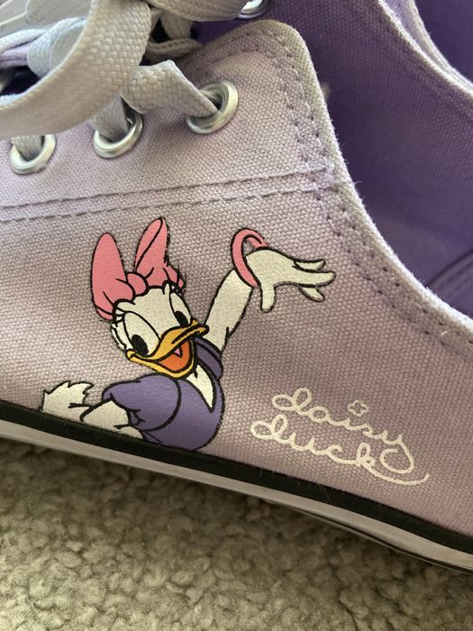 Дамски лилави кецове