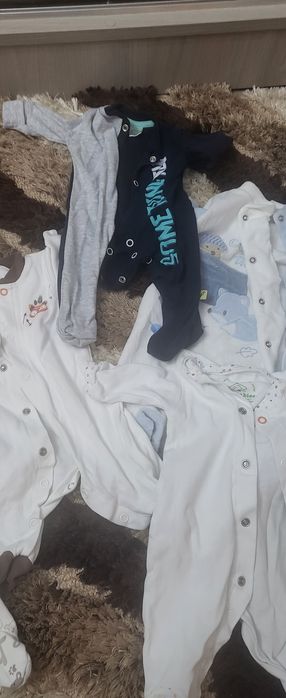 Бебешки дрехи 2 големи плика за момче 0-6м