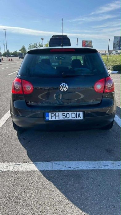 Vând Volkswagen Golf V
