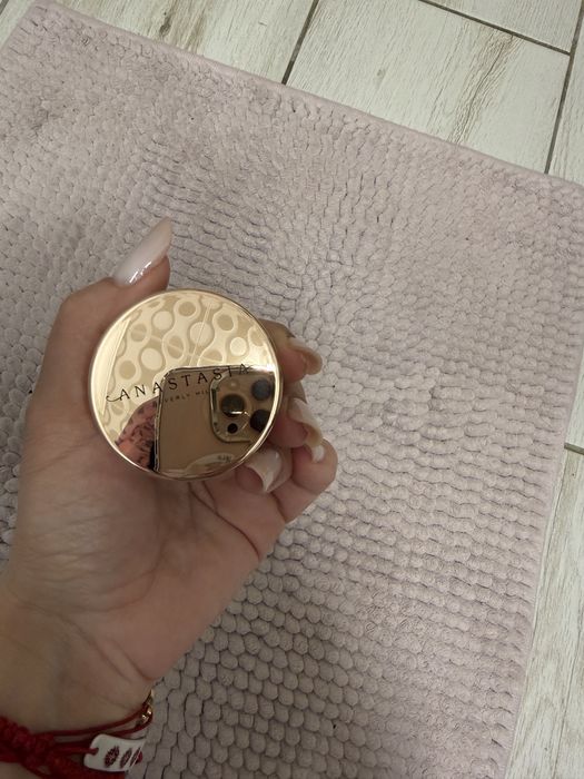 Ceara sprancene Anastasia